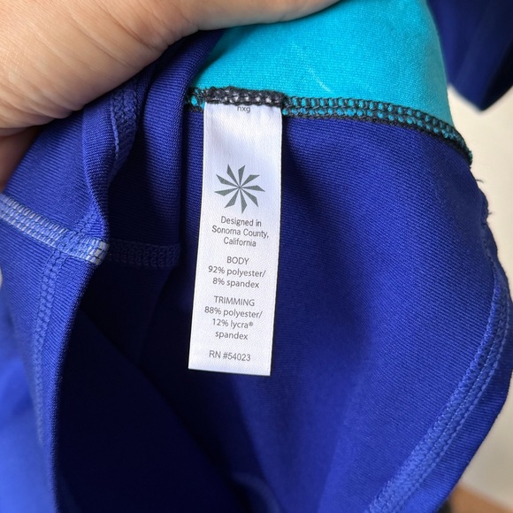 Athleta Running Wild Blue 1/2 Zip Pullover Jacket size Medium - Picture 6 of 6